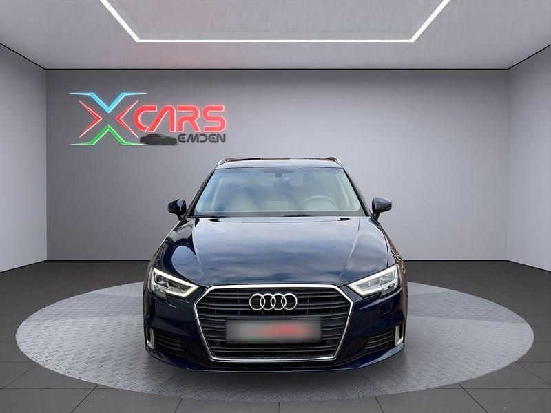 Gebraucht Audi A3 Sport 116 PS (85 kW) 2018 Blau Limousine