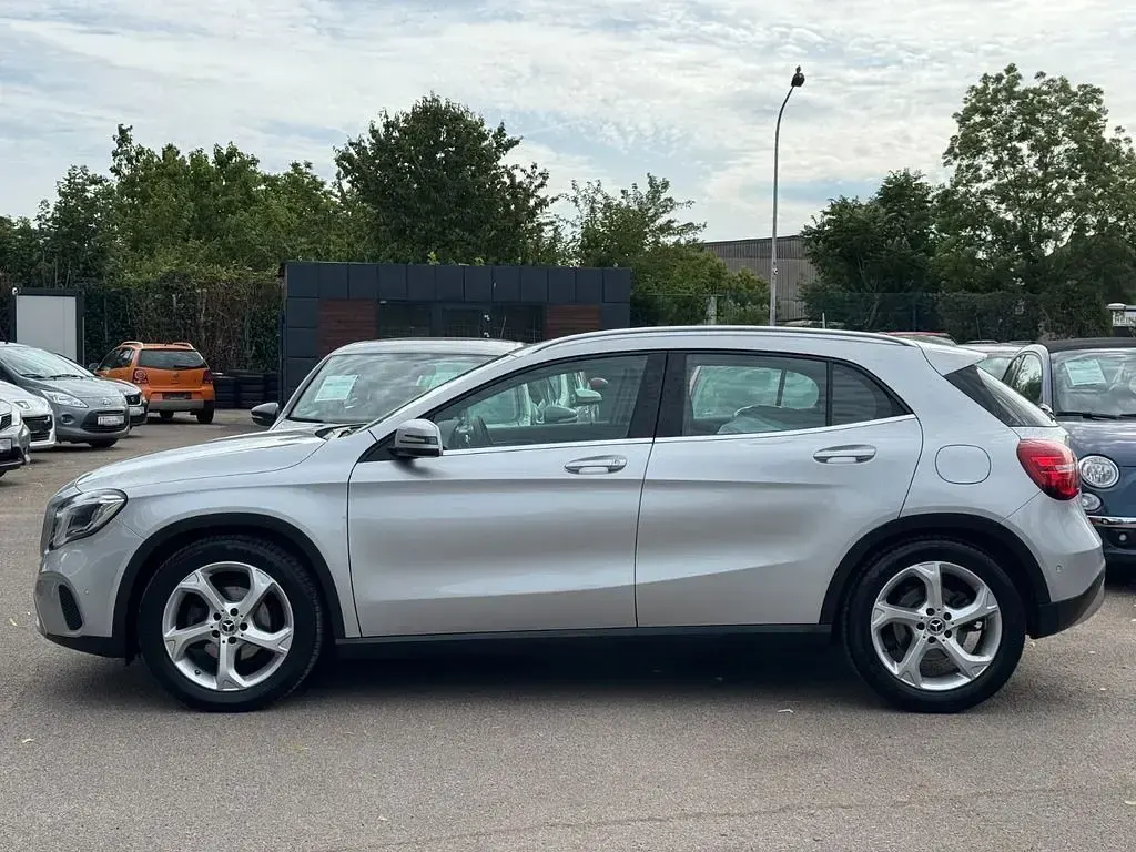 Gebraucht Mercedes GLA200 136 PS (100 kW) 2018 Silber SUV