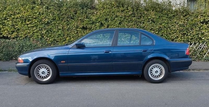 Blau Gebraucht 1997 BMW 520 Limousine | 1.650 € (Fairer Preis) - Bild 1/4