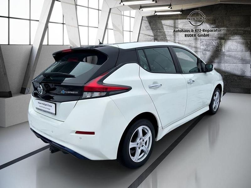 Gebraucht Nissan Leaf Acenta 160 kW (218 PS) 2020 White (s) Kleinwagen