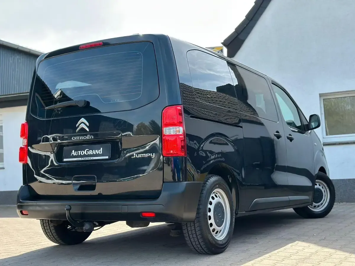 Używany Citroën Jumpy 116 KM (85 kW) 2018 Czarny Minivan