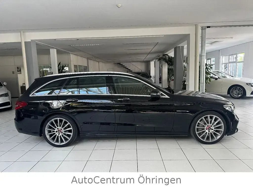 Gebraucht Mercedes C300 AMG line 258 PS (189 kW) 2019 Schwarz Limousine