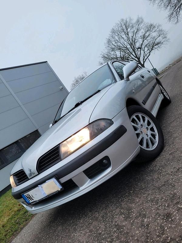 Silber Gebraucht 2002 Mitsubishi Carisma Limousine | 2.199 € (Fairer Preis) - Bild 1/4