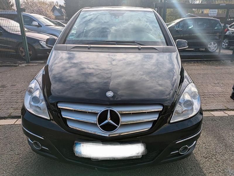 Gebraucht Mercedes B200 140 PS (102 kW) 2011 Schwarz Van / Kleinbus