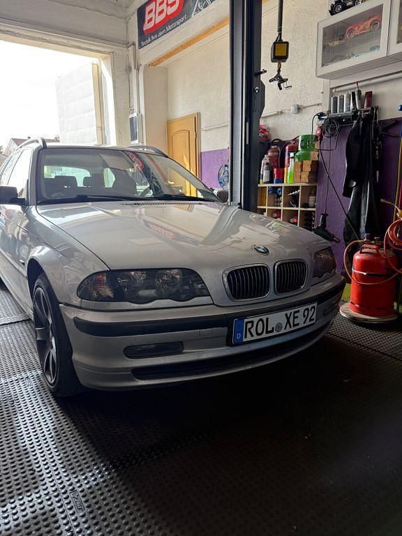 Gebraucht BMW 330 184 PS (135 kW) 2000 Silber Kombi