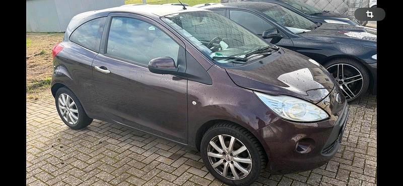Andere farben Gebraucht 2011 Ford Ka Titanium Kleinwagen | 2.900 € (Fairer Preis) - Bild 1/4