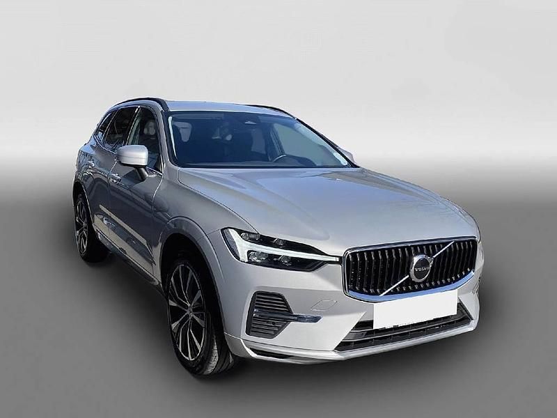 Gebraucht Volvo XC60 Core 197 PS (144 kW) 2023 Silber SUV
