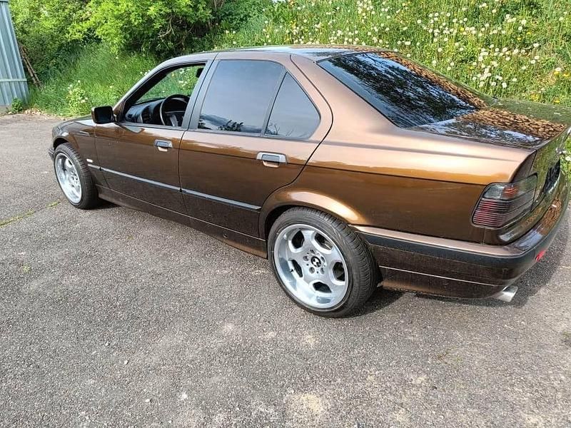 Gebraucht BMW 323 170 PS (125 kW) 1997 Braun Limousine