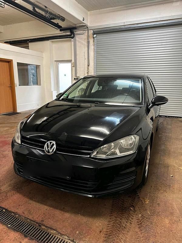 Gebraucht VW Golf VII 86 PS (63 kW) 2013 Schwarz Kleinwagen