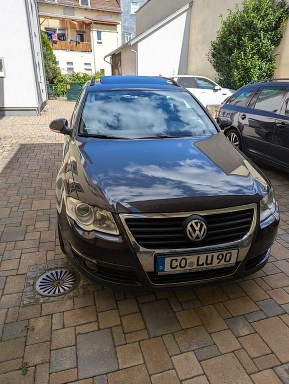 Braun Gebraucht 2009 VW Passat Comfortline Kombi | 3.000 € (Fairer Preis) - Bild 1/3