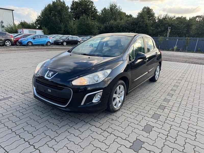 Schwarz Gebraucht 2012 Peugeot 308 Access Limousine | 2.499 € (Fairer Preis) - Bild 1/4