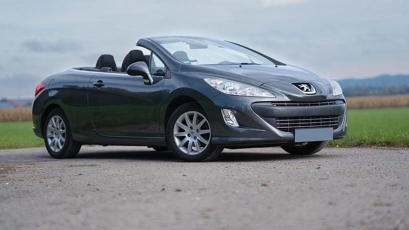 Grau Gebraucht 2011 Peugeot 308 CC Tendance Cabrio | 4.500 € (Guter Preis) - Bild 1/4