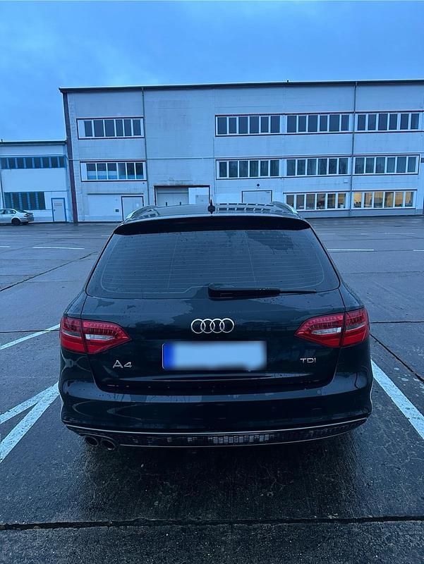 Gebraucht Audi A4 S-Line 143 PS (105 kW) 2013 Schwarz Kombi