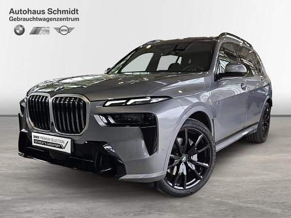 Grau (skyscraper grau) Gebraucht 2024 BMW X7 M Sport SUV | 94.490 € (Teuer) - Bild 1/4