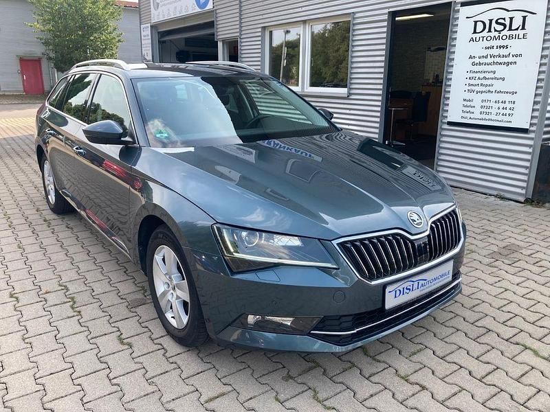 Schwarz Gebraucht 2017 Skoda Superb Ambition Kombi | 11.990 € (Fairer Preis) - Bild 1/4