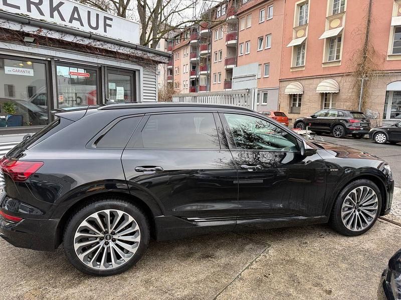 Gebraucht Audi e-tron S-Line 300 kW (408 PS) 2021 Mythosschwarz SUV