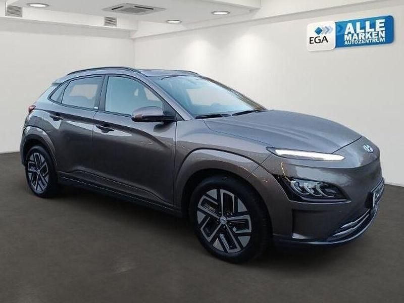 Grau Gebraucht 2021 Hyundai Kona Trend SUV | 20.990 € (Fairer Preis) - Bild 1/4