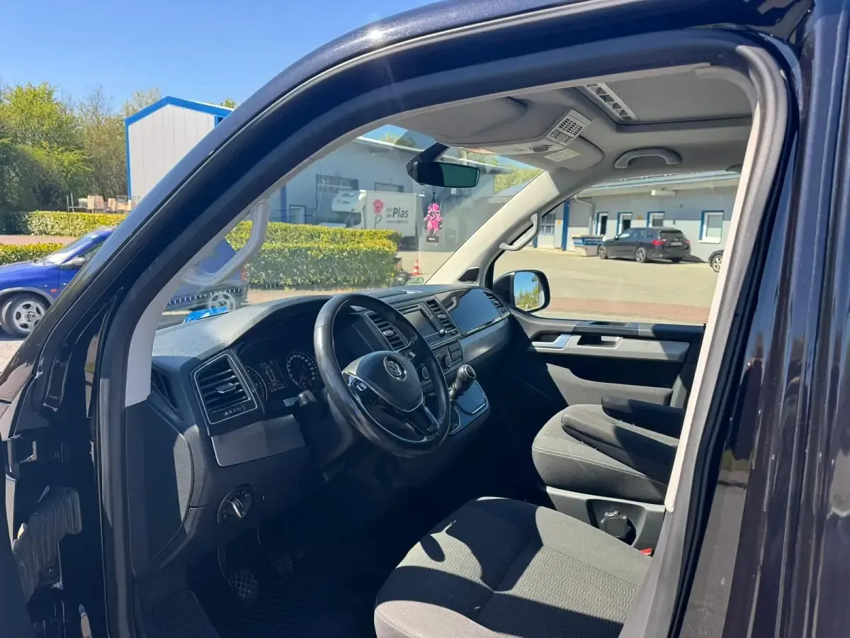 Gebraucht VW Multivan Comfortline 204 PS (150 kW) 2017 Schwarz Van / Kleinbus