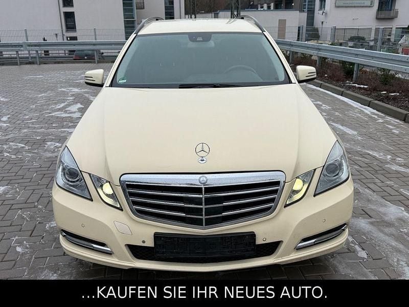 Gebraucht Mercedes E200 136 PS (100 kW) 2010 Beige Kombi