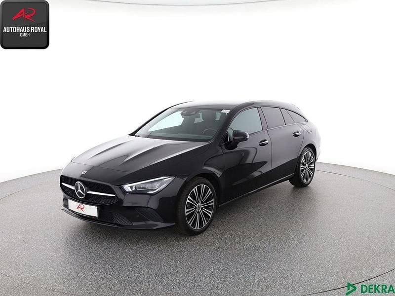 Nachtschwarz Gebraucht 2022 Mercedes CLA200 Shooting Brake Night Kombi | 24.880 € (Superpreis) - Bild 1/4