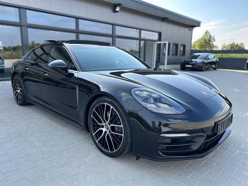 Schwarz Gebraucht 2022 Porsche Panamera 4 Platinum Edition Limousine | 79.989 € (Guter Preis) - Bild 1/4