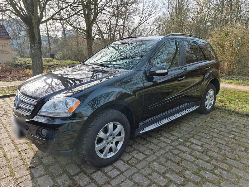 Gebraucht Mercedes ML350 272 PS (200 kW) 2006 Schwarz SUV