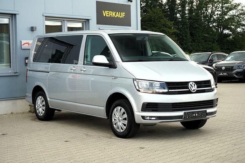 Gebraucht VW Caravelle Comfortline 150 PS (110 kW) 2018 Silber Van / Kleinbus