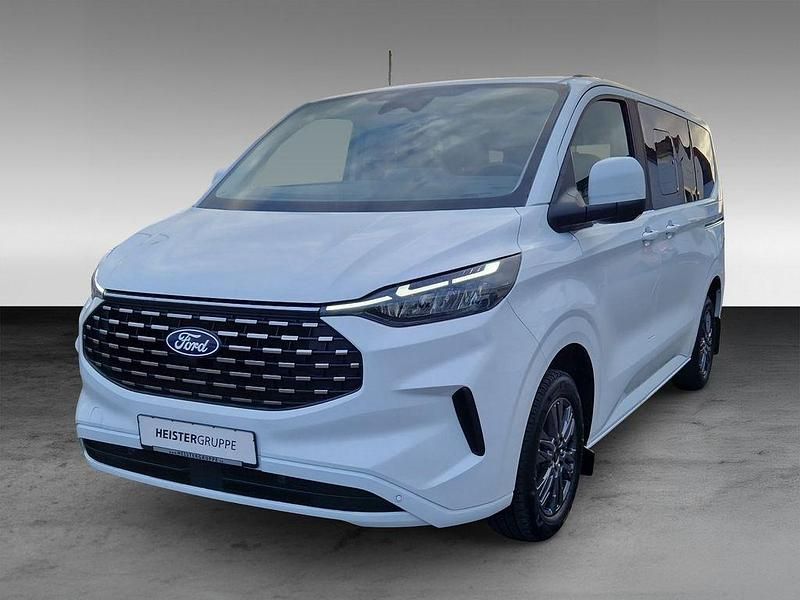 Gebraucht Ford Tourneo Titanium 136 PS (100 kW) 2025 Weiß Van / Kleinbus