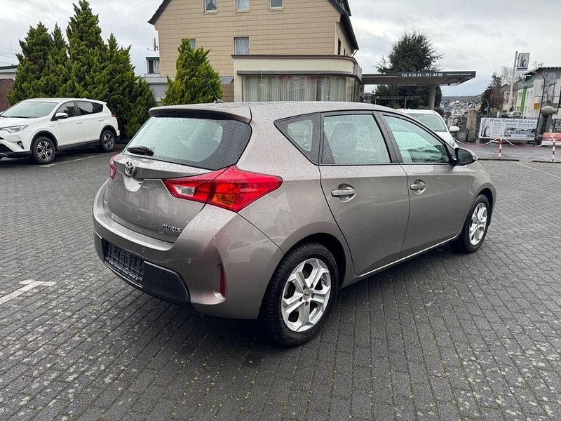 Gebraucht Toyota Auris 99 PS (72 kW) 2014 Braun Limousine