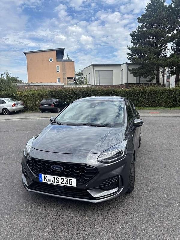 Grau Gebraucht 2023 Ford Fiesta ST-Line Kleinwagen | 16.500 € (Guter Preis) - Bild 1/4