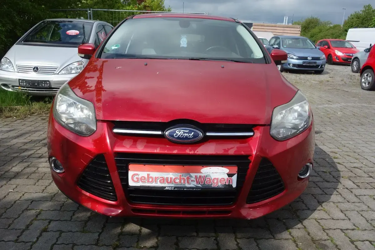 Gebraucht Ford Focus Titanium 150 PS (110 kW) 2012 Rot Kombi