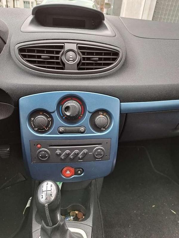 Gebraucht Renault Clio II Dynamique 75 PS (55 kW) 2008 Limousine