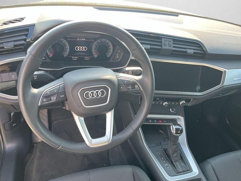 Gebraucht Audi Q3 Advanced Plus 150 PS (110 kW) 2023 Mythosschwarz metallic (metallic) SUV