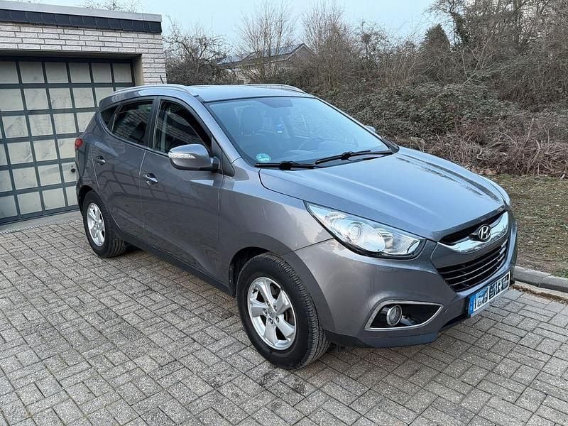 Gebraucht Hyundai ix35 135 PS (99 kW) 2011 Grau SUV