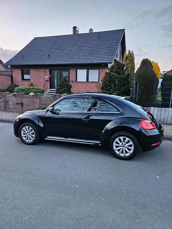 Gebraucht VW Beetle Design 105 PS (77 kW) 2012 Schwarz Kleinwagen