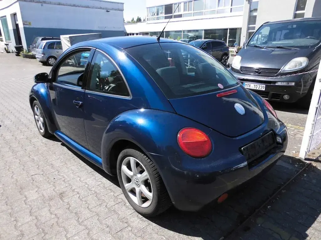 Gebraucht VW New Beetle 102 PS (75 kW) 2004 Blau Kleinwagen