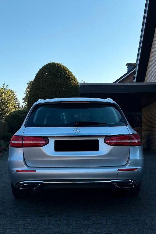 Gebraucht 2019 Mercedes E220 Avantgarde Limousine | 22.000 € (Superpreis) - Bild 1/4