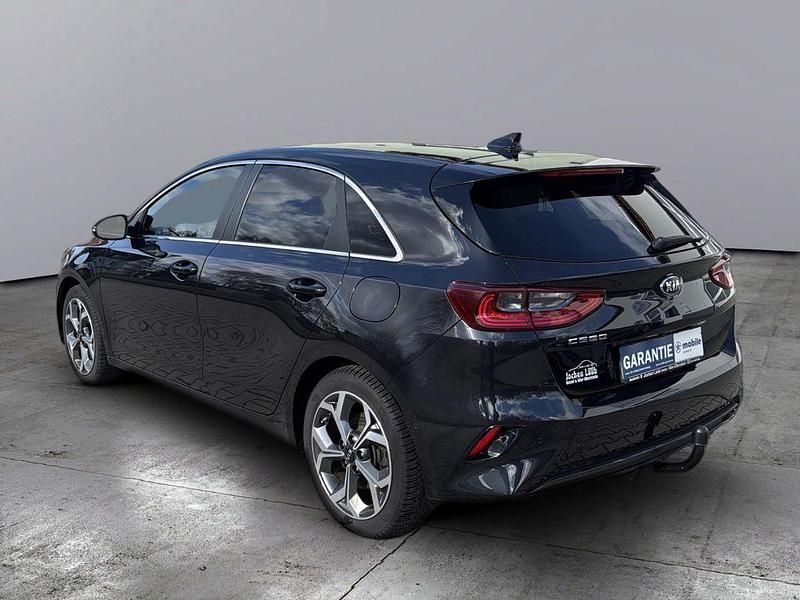 Usata Kia Ceed 140 CV (102 kW) 2019 Nero Utilitaria