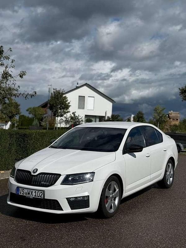Weiß Gebraucht 2015 Skoda Octavia RS Limousine | 10.499 € (Fairer Preis) - Bild 1/4