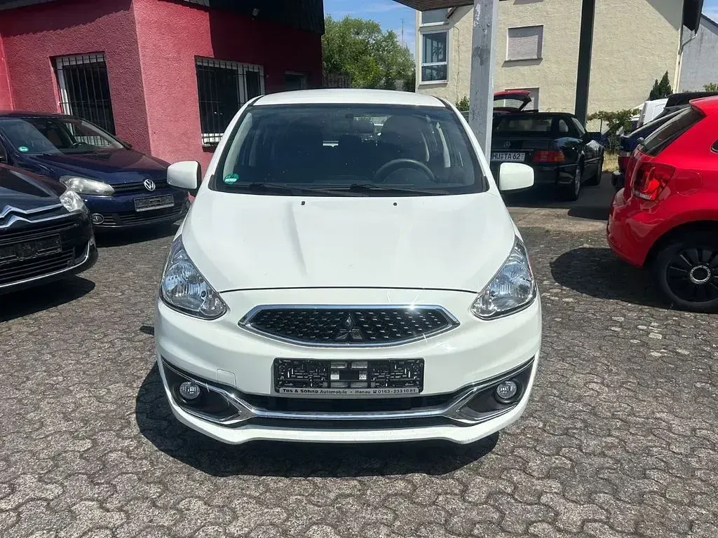 Gebraucht Mitsubishi Space Star Basis 71 PS (52 kW) 2018 Weiß Kleinwagen