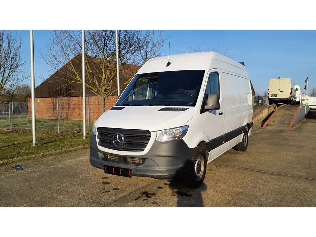 Używany Mercedes Sprinter 170 KM (125 kW) 2022 Biały Van