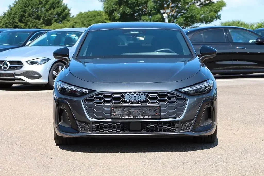 Gebraucht Audi A5 S-line plus 204 PS (150 kW) 2025 Grau Kombi