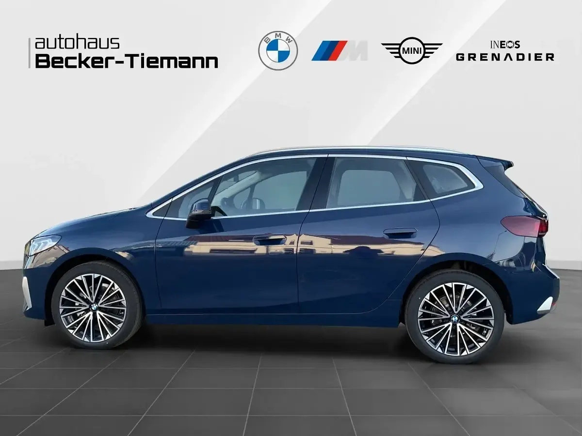 Neu BMW 216 Exclusive 122 PS (89 kW) 2026 Blau Coupé