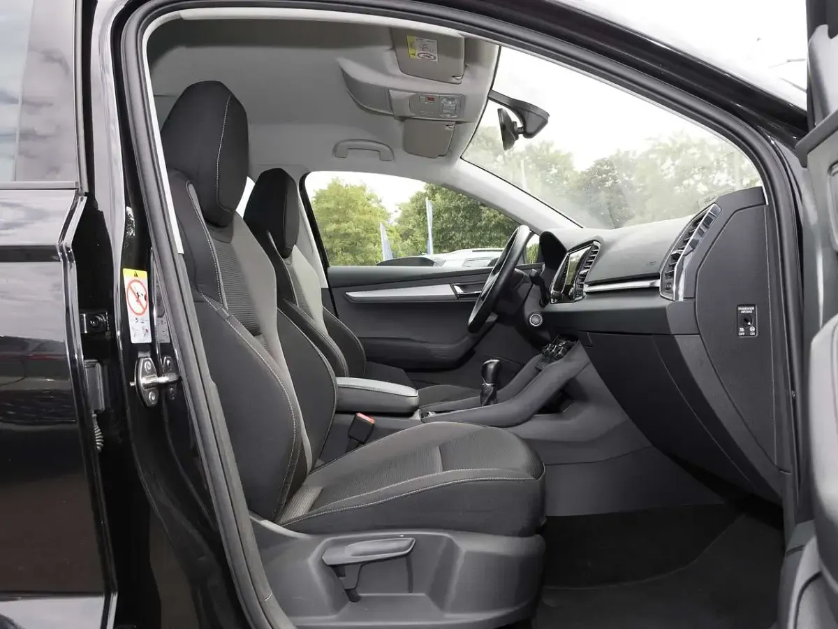 Gebraucht Skoda Karoq Tour 110 PS (80 kW) 2023 Schwarz SUV