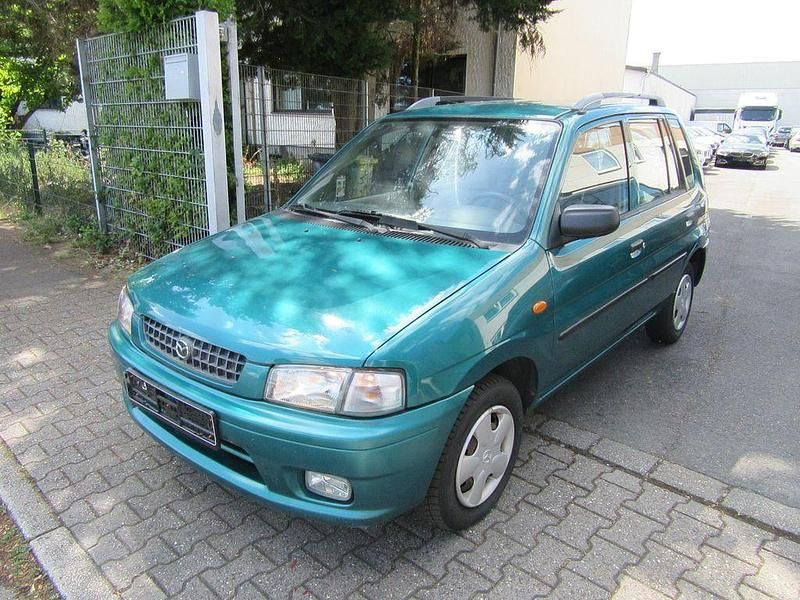 Grün Gebraucht 1998 Mazda Demio Limousine | 1.450 € - Bild 1/4