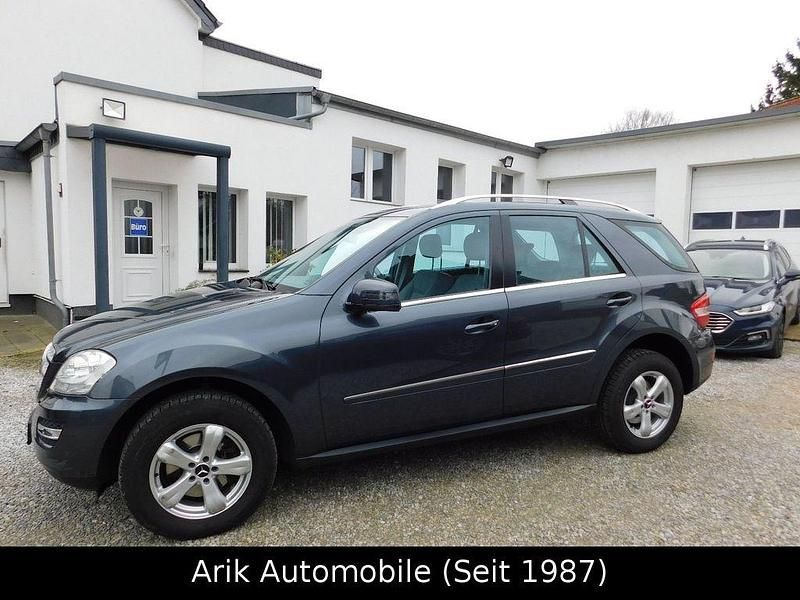 Gebraucht Mercedes ML350 231 PS (169 kW) 2010 Grau SUV