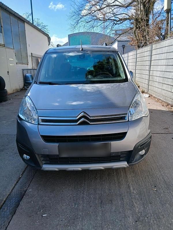 Gebraucht Citroën Berlingo 120 PS (88 kW) 2016 Silber Van / Kleinbus