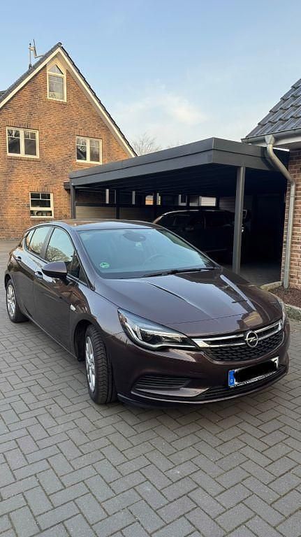Gebraucht Opel Astra Edition 150 PS (110 kW) 2017 Braun Limousine