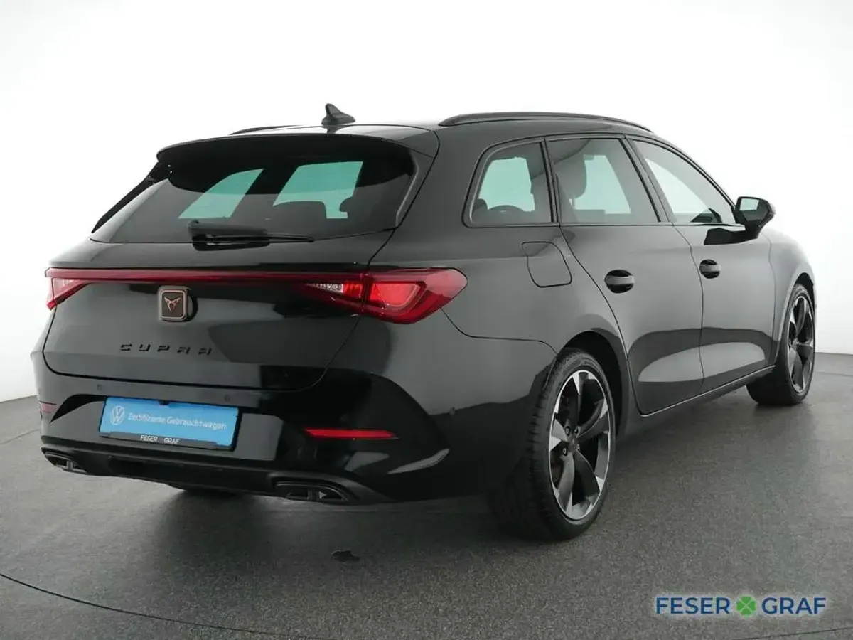 Gebraucht Cupra Leon 150 PS (110 kW) 2023 Midnight schwarz metallic Kombi