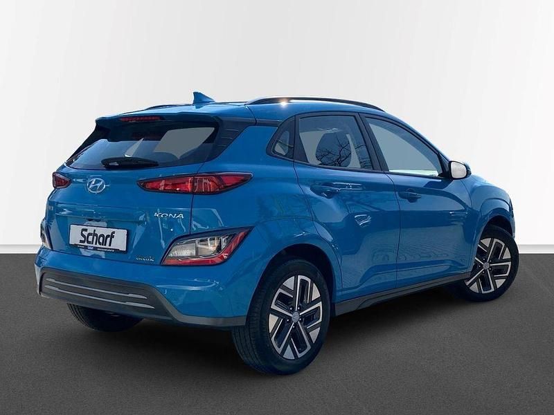 Gebraucht Hyundai Kona Select 100 kW (136 PS) 2023 Blau SUV